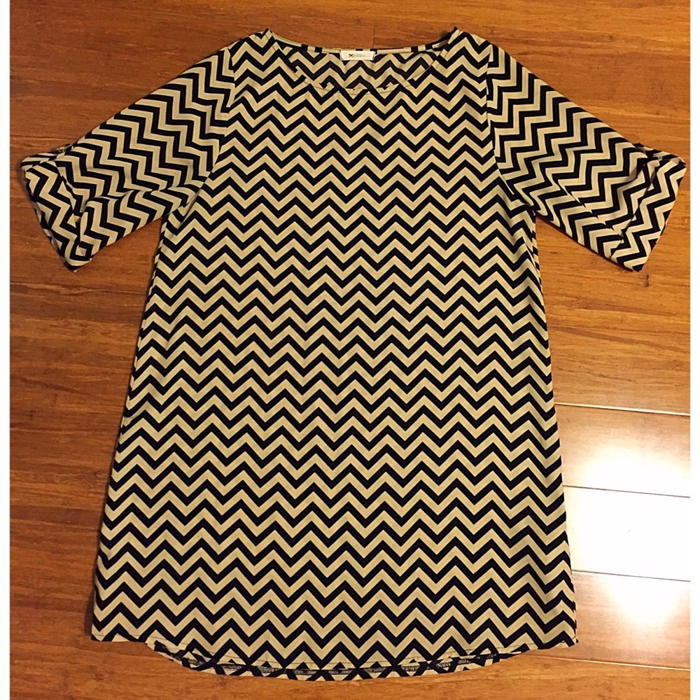 Black/Cream Chevron Shift Dress - Everly (Medium)